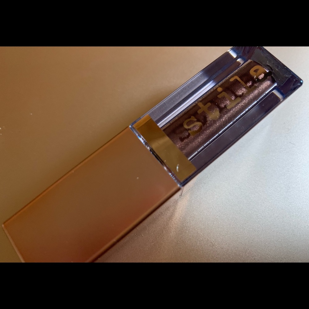 Stila Shimmer and Glow liquid eye shadow in Twig